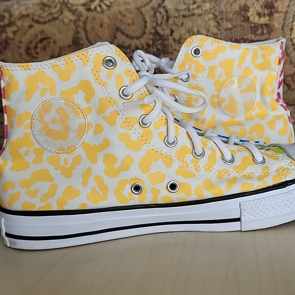 Converse Chuck Taylor High Top Multi Color Leopard Junior 6/Women's 8